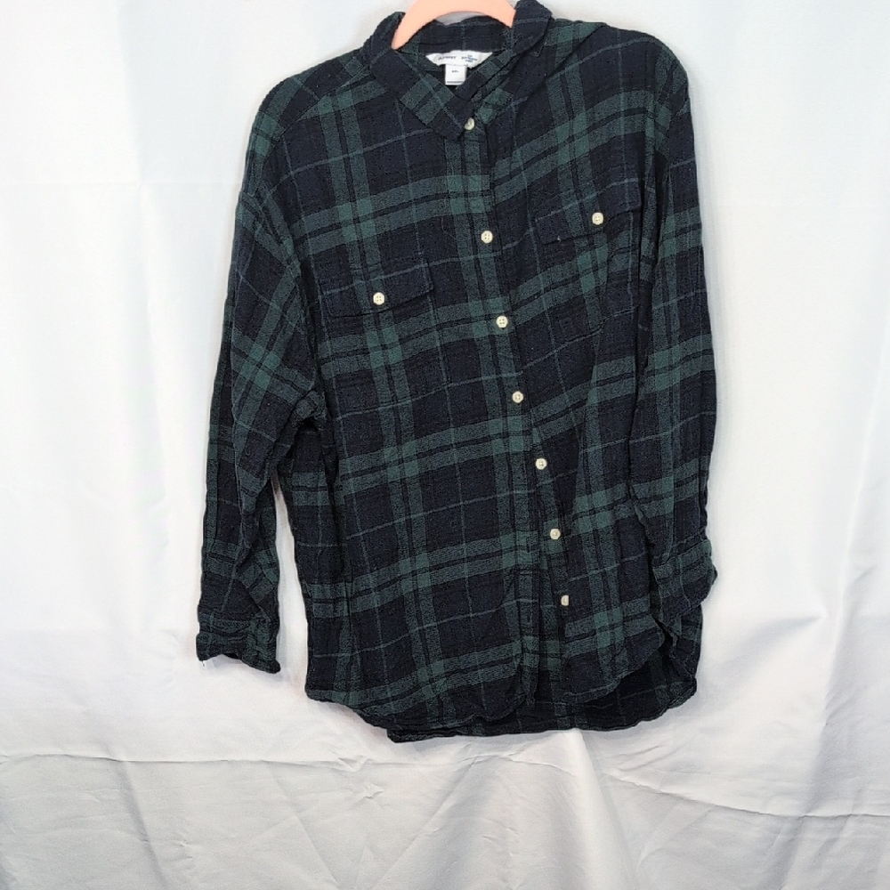 Old Navy Women's Black and Green Plaid Boyfriend Button Down Shirt